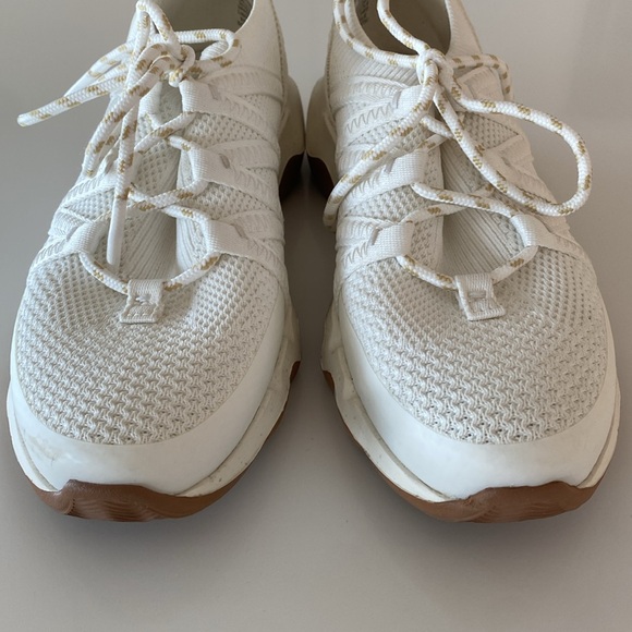 New Madewell “Field Knit” White Sneakers. - Picture 6 of 6